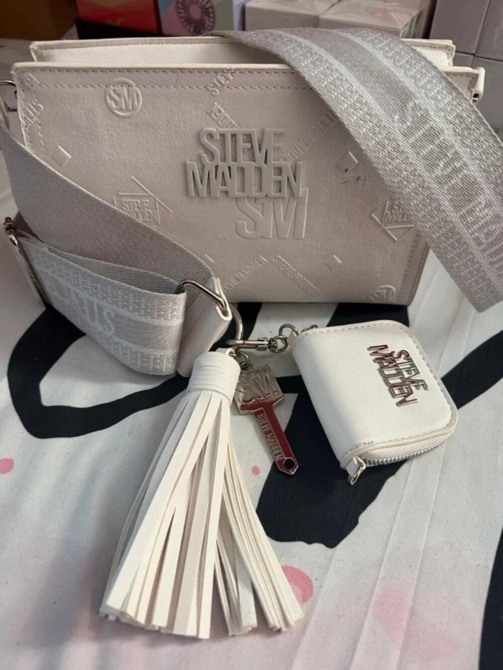 Steve Madden Crossbody Bag multiple inside pockets & cute accessories
